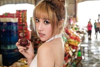 AISS爱丝(黄金版) - 索菲和她的渔色：原图里有刺青的海浪，是我理想中的海吧！