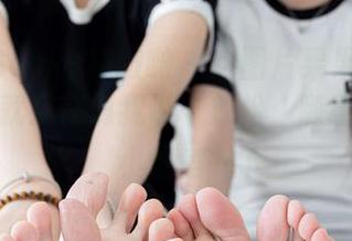 BoBoSocks袜啵啵 - 这图片果果的裸足，完全就是在对我说“放松，随意走一走”，小惬意一下～
