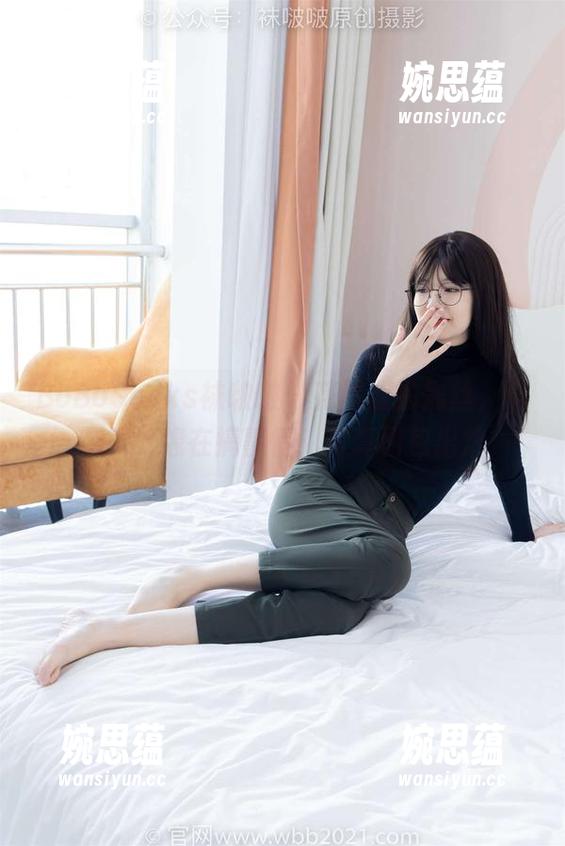 BoBoSocks袜啵啵-糯米 BoBoSocks袜啵啵 - 花絮版的黑丝,咱糯米好像在搞事情!写真图包出炉