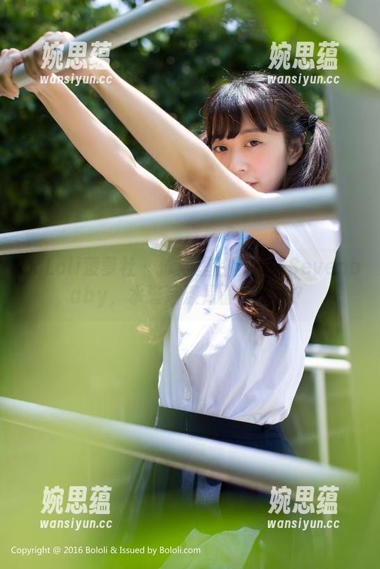BoLoli菠萝社-柳侑绮Sevenbaby BoLoli菠萝社 - 泳池里的柳侑绮Sevenbaby,水波荡漾是静还是动?