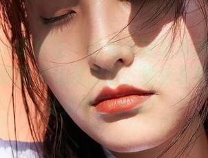MiiTao蜜桃社 - 无意中路过多香子的连衣裙，原图竟让我惊叹，她这妆容也是太让人咋舌了吧！