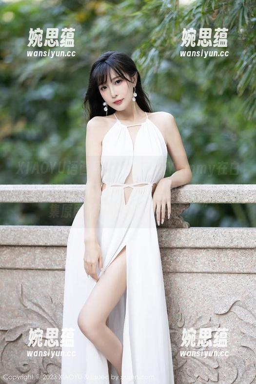 XIAOYU语画界 - “小蛮妖Yummy在白衬衫里看起来就像牛仔裤里的甜甜圈，全集原图都没没想到这一帧！“