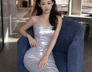 Xiuren秀人网 - 图包上新，卓君Jeanes的连体衣，低调又心机，是你的趁手法宝吗？