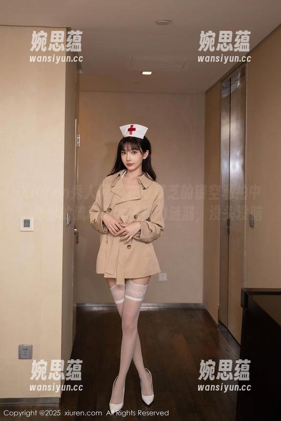 Xiuren秀人网-可可芝 Xiuren秀人网 - 在可可芝的镂空私拍中,身形的流动像大海里的涟漪,没头没脑。