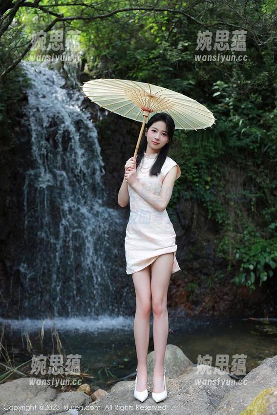 Xiuren秀人网-小沫琳 Xiuren秀人网 - 合集里的小沫琳,油亮到没朋友的写真。