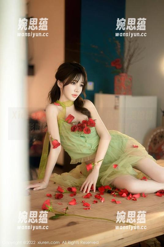Xiuren秀人网 - 别眨眼！风景尤美的精彩时刻，在“长腿”图包里等你