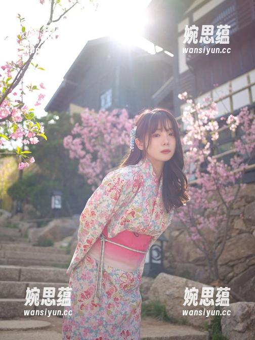Wuyo白色cos新近出炉，更新成“风中白色垃圾”的时刻！