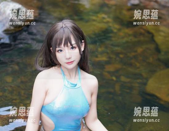 七七娜娜子 新春的味道在七七娜娜子身上!旗袍与高清图集碰撞出小火花,哈哈。