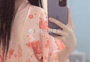 看佳佳酱ovo如何将户外变成一幅“移动风景画”，高清美图绘满整个日常。
