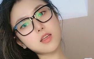 微密圈 - 私拍图包中的俏妞qiaoniuTT，曲线玩得飞起，新手也能成为大神