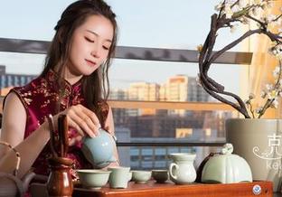克拉女神 - 忆之的夏天，像网盘里等候的老照片，总觉得该夏天修理一下才行。