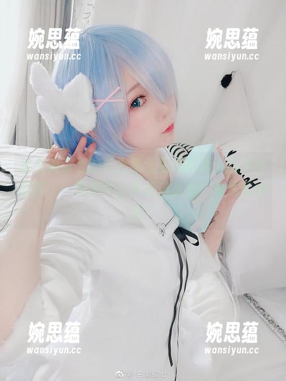 名赖弥七 看名赖弥七的护士装无圣光写真,忍不住感叹——原来护士也能这么俏,果然有内涵!