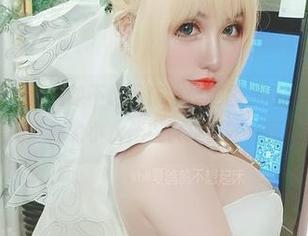 左腿，右腿，夏鸽鸽不想起床的长腿图集呼唤每一个前来在腿间迷路的小伙伴！快来更新一探究竟！