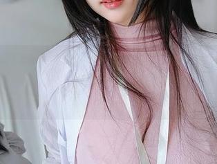 这是快递员吗？不！是女主K的写真集，下载后你将被颠覆！