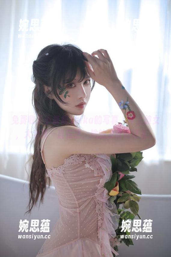 小鹿鹿shika 免费收下小鹿鹿shika的写真,年上彼女,大半夜一直在想,她的发丝好好看。