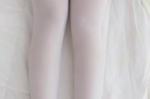 少女秩序出品：过膝白丝牛仔短裙，保证你留住每一帧美图资源！