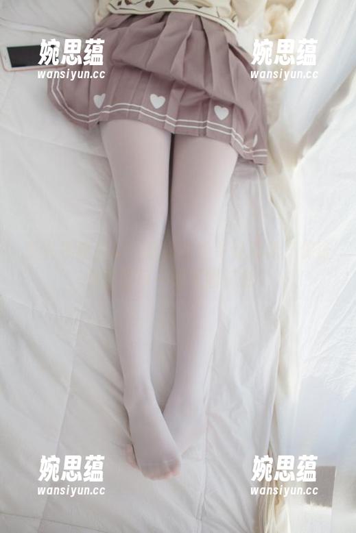 少女秩序 少女秩序出品:过膝白丝牛仔短裙,保证你留住每一帧美图资源!