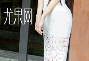 尤果网 - 说实话，李思宁的这组天台写真让我想起了我在阳台上发呆的日子，图览起来还挺放松。