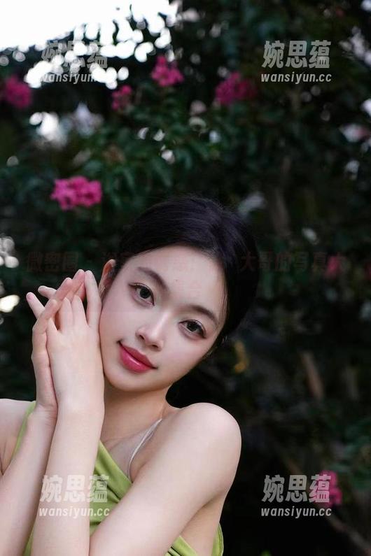 徐珺大哥 微密圈 - 浴室的诱惑:徐珺大哥的写真大集合