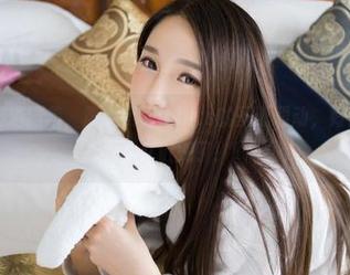 推女神 - 精选图集，黄歆苑chobits的圣诞躁动，好像我也想穿上红肚兜了！