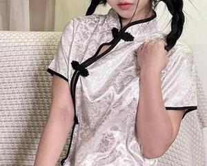 教室里的暧昧思绪——晕崽Zz精选写真集，分享点滴