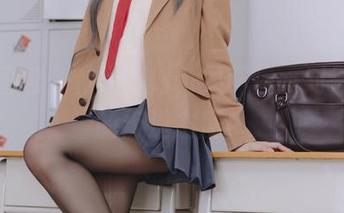 居家图包：私人时刻，果咩酱w对于衣服的叛逆态度！