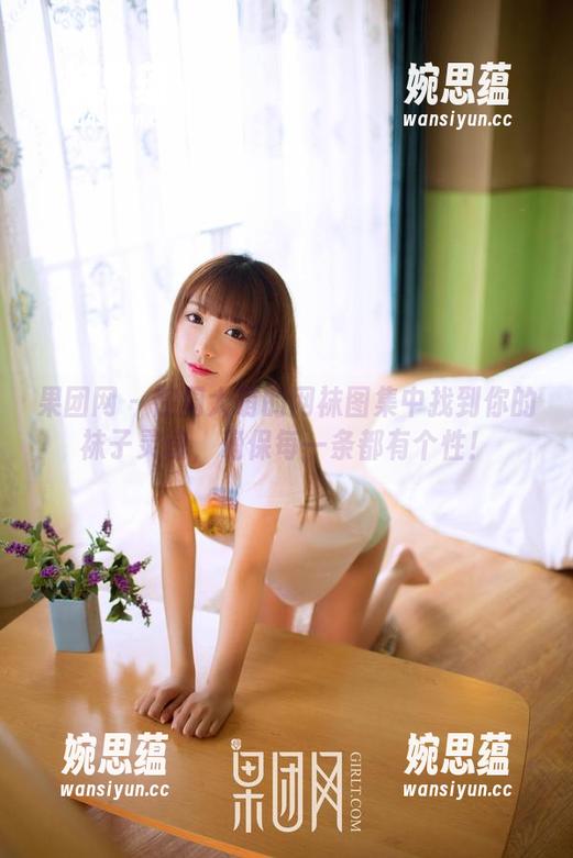 果团网 - 在周大萌的网袜图集中找到你的袜子灵魂，确保每一条都有个性！