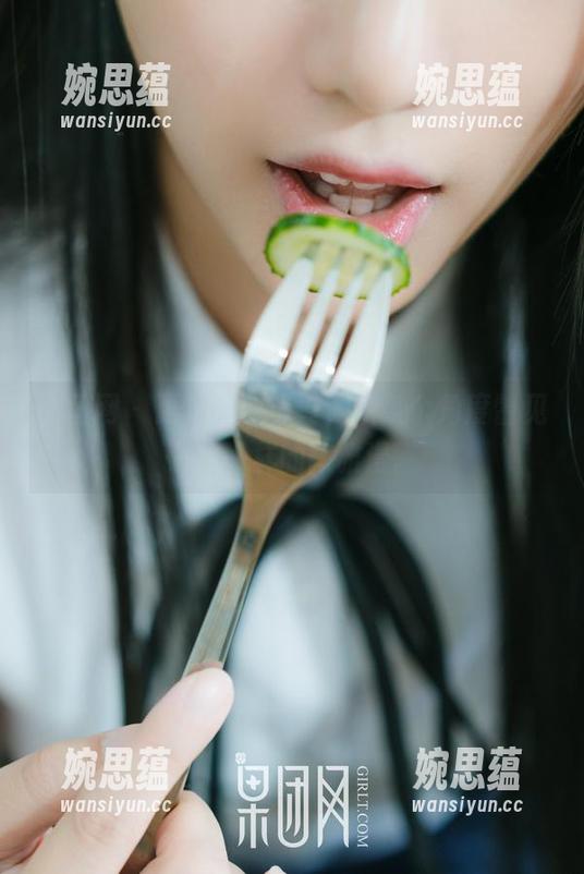 果团网-陈雅漫 果团网 - 更新黑色写真,从某个角度瞥见了不一样的陈雅漫。