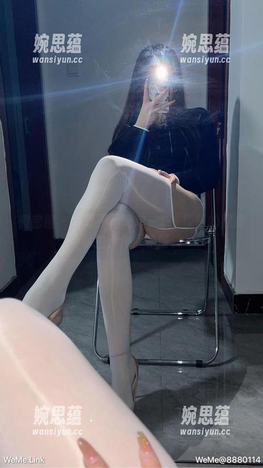 桃沢樱呀 微密圈 - 写真不再简单—桃沢樱呀的黑皮私拍,似懂非懂。