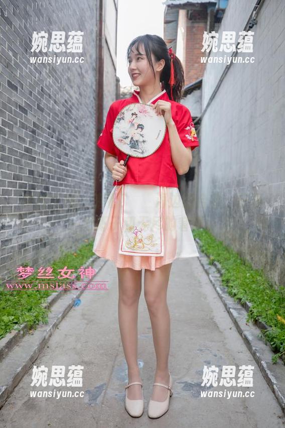 梦丝女神-玥玥 梦丝女神 - 来看!玥玥海边的合集,分享一把椰子和无尽的窘境。