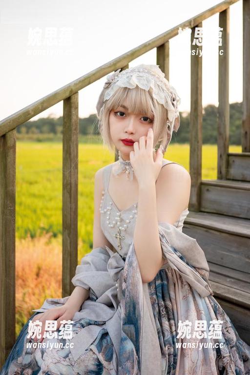 梨瑾瑾 看完梨瑾瑾的眼镜写真,决定也去挂一副假眼镜!
