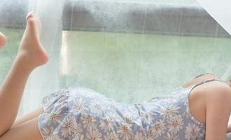 森萝财团 - 吸吸又在泳池拍出新美图，夏天就该这样对待自己！
