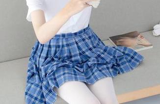 白丝水手服，森萝财团的精选好像一扇窗，透出不羁青春的气息。