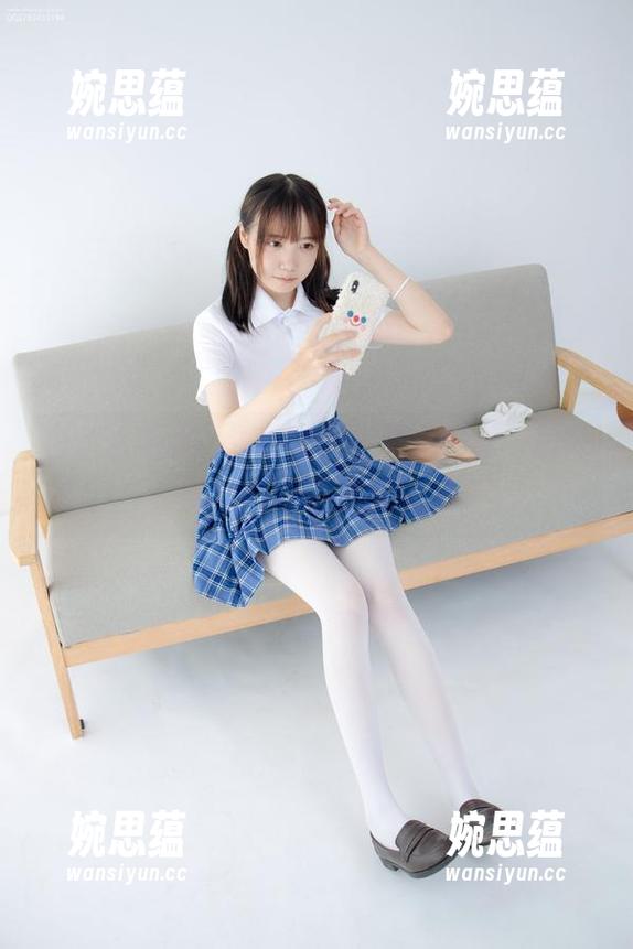 白丝水手服，森萝财团的精选好像一扇窗，透出不羁青春的气息。