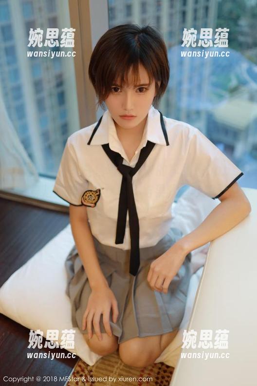 模范学院-李颖煊baby 模范学院 - 白色写真集中的李颖煊baby,身形那叫一个优雅,结果我却在想那白衣服能不能多来几件。