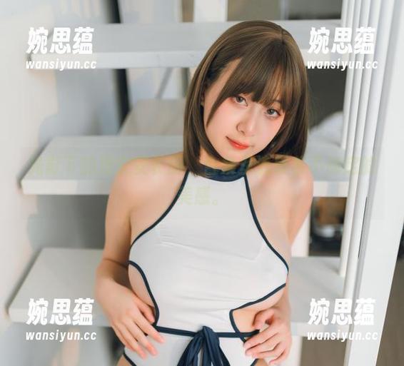 浅安安 光影下的浅安安长腿,合集里流转着不确定的美感。