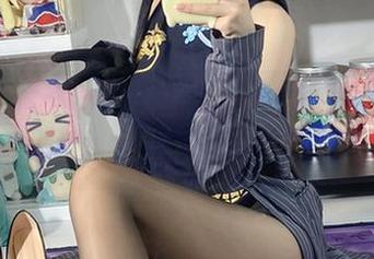 看着白栎Shirly的桐生桔梗B，无圣光反而显得别致，这美图，我想多看几遍。