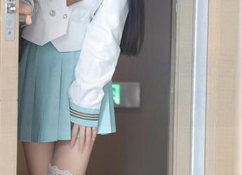 秀人网 - 容容容Alice的无圣光之旅，让图集“透明”变身“真实”！