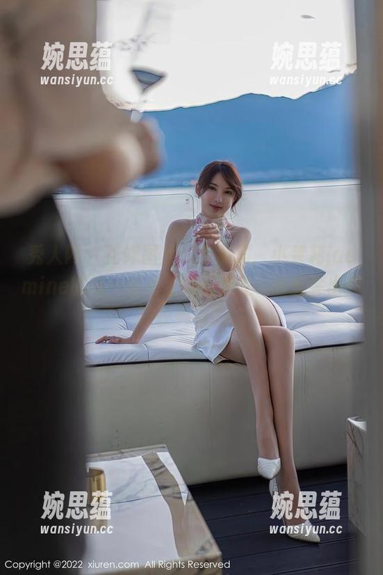 秀人网-小茉莉jasmine 秀人网 - 花嫁图集资源满满,小茉莉jasmine的每一帧看上去都像是...随时会出糗的经典场面。