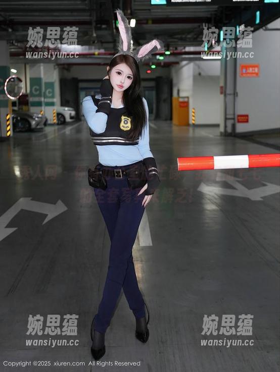 秀人网-甜七七 秀人网 - 你有办公室的忙碌,我有甜七七的全套写真来解乏!