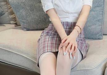 秀人网 - 程程程的图包，揭露礼服魅力——不过是谁在选这一堆颜色！