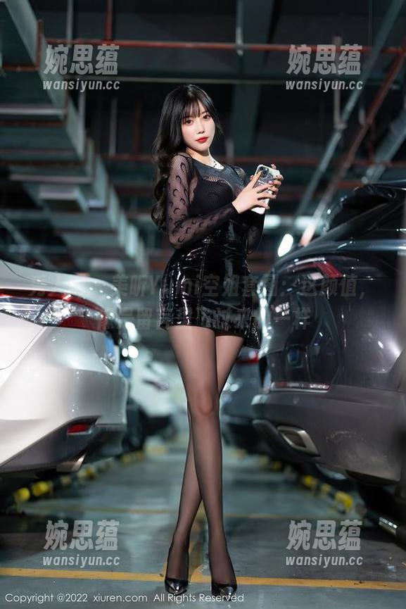 秀人网-美昕Yumi 秀人网 - 美昕Yumi空姐套图:这颜值,像是留言里飞过来的一样