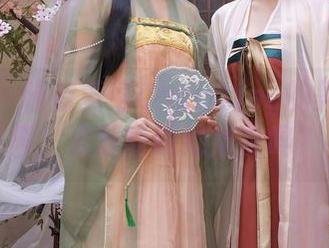 秀人网 - 唯有黄可Christine的黑丝写真集，资源能跟她媲美吗？