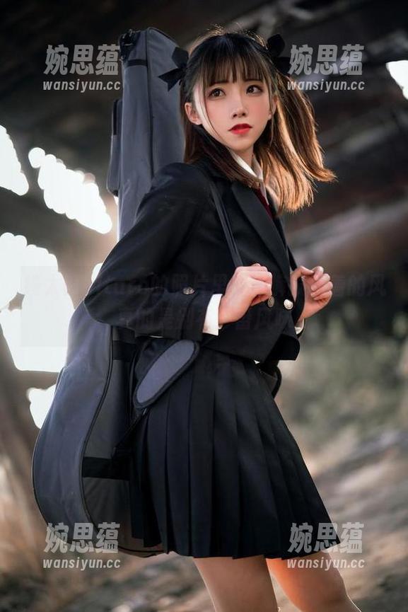 绮太郎kitaro 绮太郎kitaro的照片里,短裤搅动着的风,真的是别有一番风味。