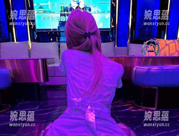 脸红Dearie 微密圈 - 美图背后,是脸红DearieKaren在职业装中的小心思
