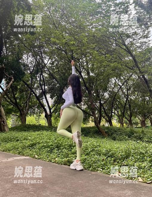 艾拉·isla 微密圈 - 说好的运动呢,艾拉·isla的套图更像是一场诱惑的沙龙活动。