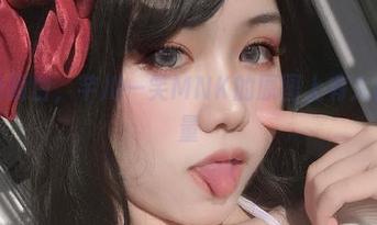 不说也明白，芊川一笑MNK的原图上有大橘的份量