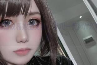 窗子前的猫奴和她的宠物：芊川一笑MNK写真分享会