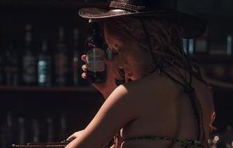 这不单是制服！芊川一笑MNK的美图，让cos的可能性多了一倍！