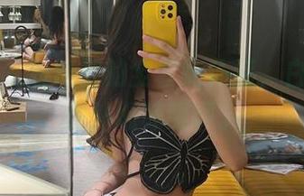 微密圈 - 看葛征的全套女仆装，白丝显得意外地养眼啊。